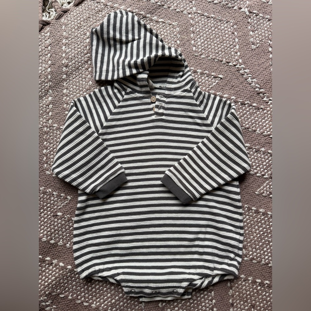 Quincy Mae Striped Gray Green infant onsie 18-24mo